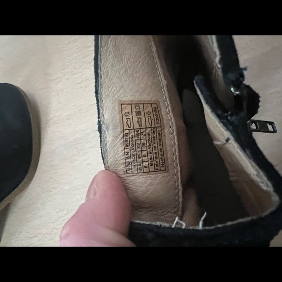 Ugg boots - Picture 5 of 5